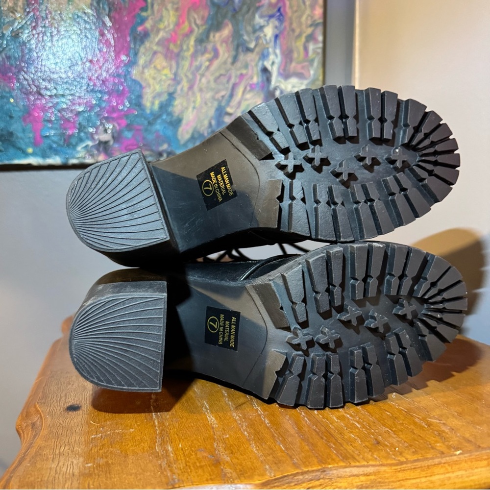SODA Heeled Combat Boots - size 7 - Picture 2 of 2